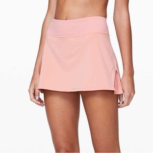 Never worn lululemon Play off the Pleats skirt.
